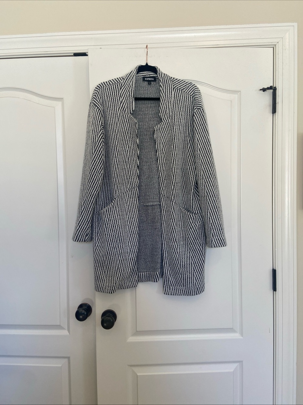 Express Black & White Open-Front Knit Blazer